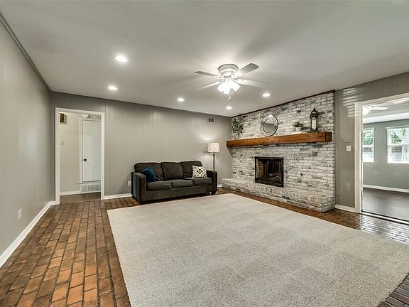 4th image of 1610 Marquette Dr