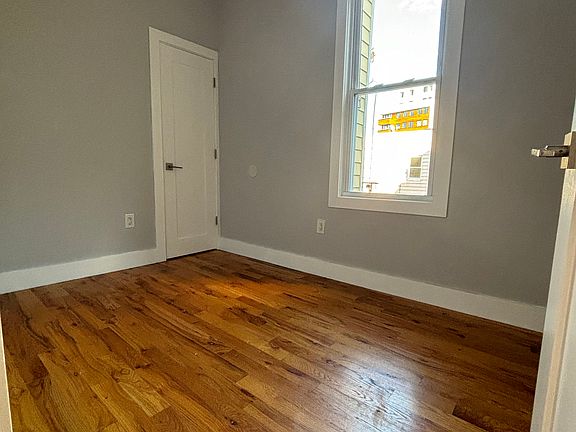 4th image of 19 Jewett Ave APT 2