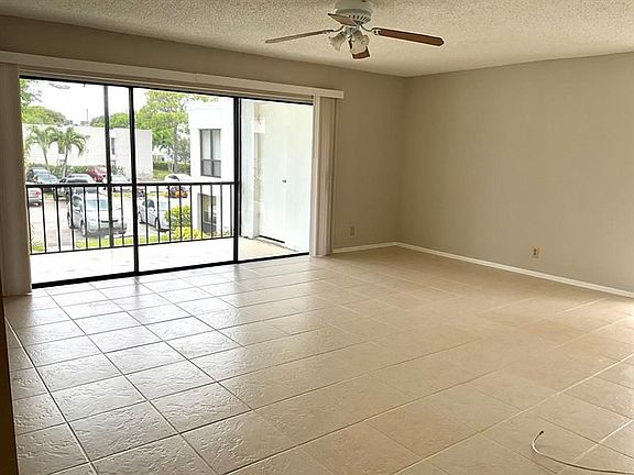 4th image of 2361 Jaeger Dr APT 7D