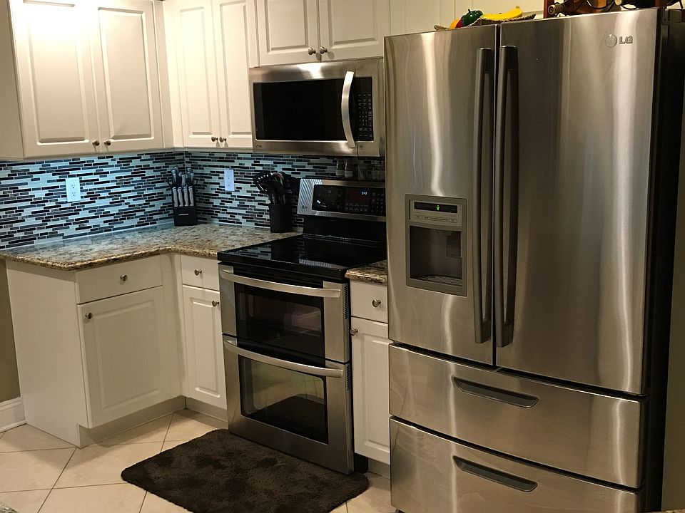 1st image of 375 Charwood Ave S