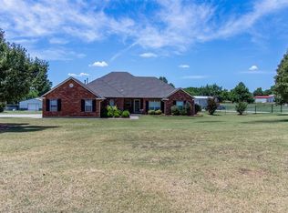 1058 Oak Creek Cir, Blanchard, OK 73010