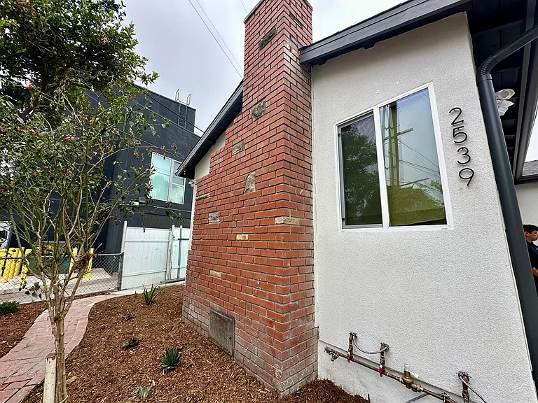 2539 S Cloverdale Ave #1 — Photo 16