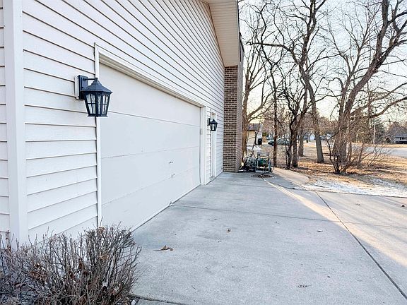 5th image of 2144 Collingswood Dr