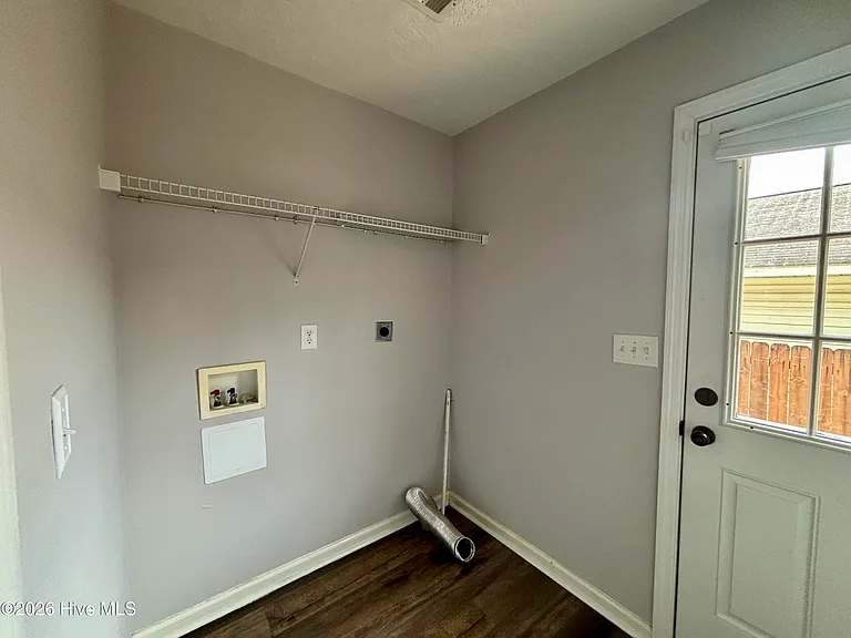 831 Dantignac St — Photo 10