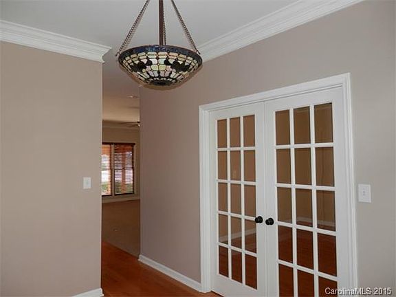 3rd image of 7974 Saint Andrews Ln