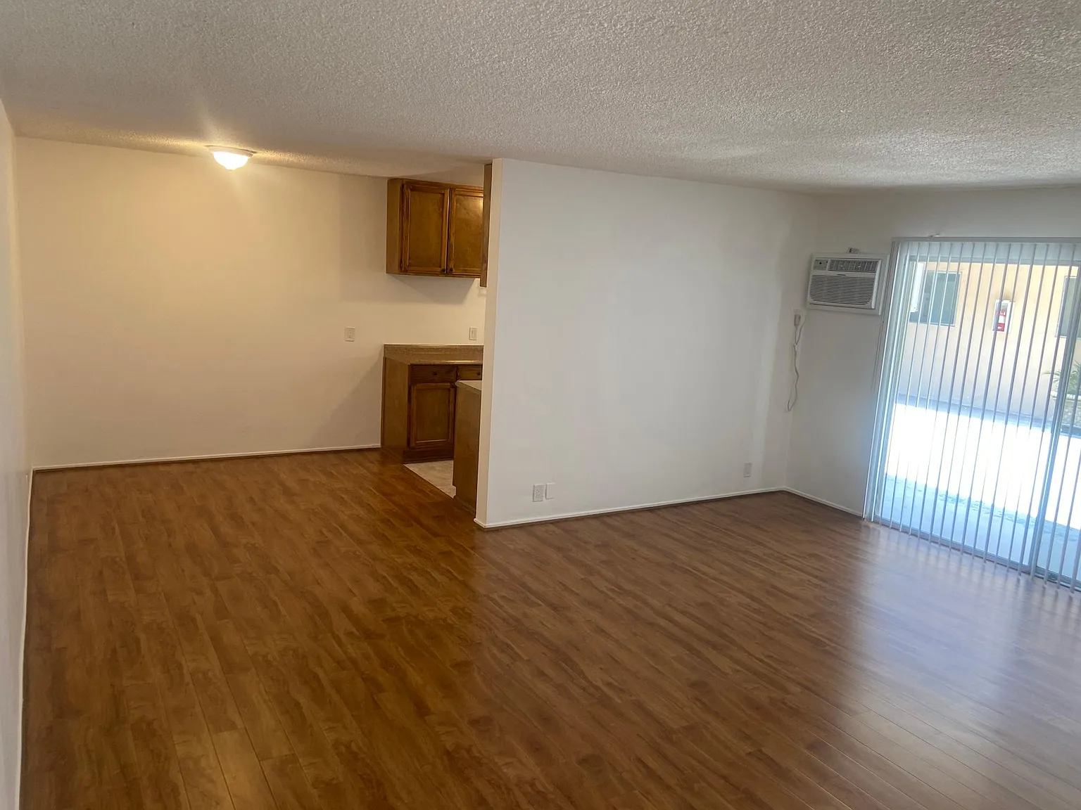 1550 N Harvard Blvd — Photo 1