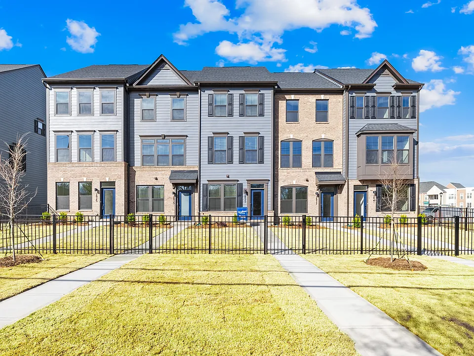 2833 Statesville Ave