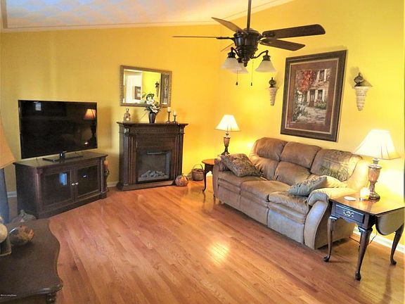 2nd image of 107 Antlers Trace Dr