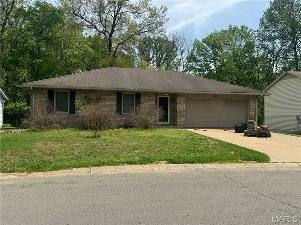 1736 Northwoods Ct, Cape Girardeau, MO 63701