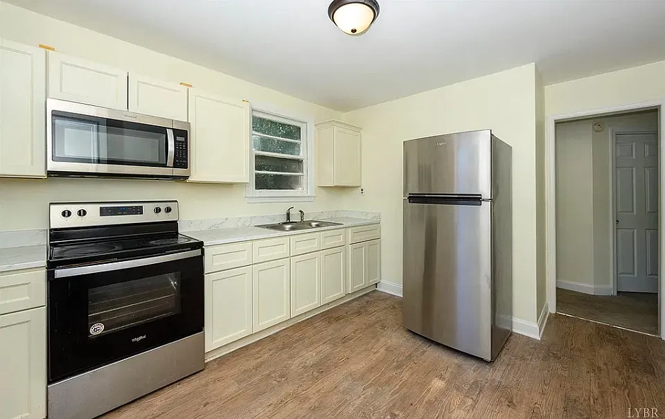 1512 Augusta St — Photo 1