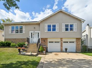 1890 Harvest Ln, Glendale Heights, IL 60139