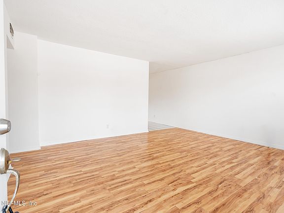 3rd image of 1413 JACKSON Avenue