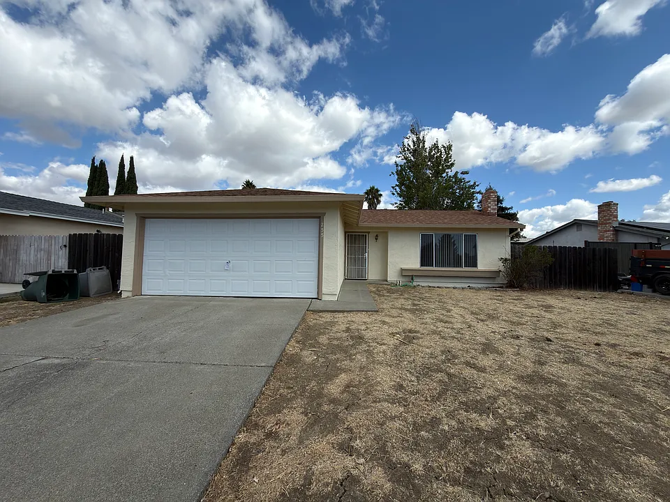 255 Cambridge Dr