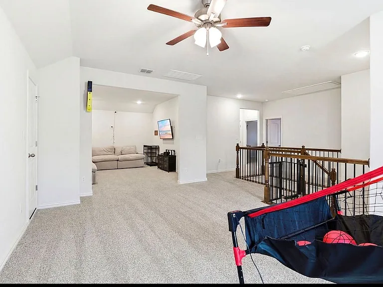 2071 Chelsea Grv — Photo 4