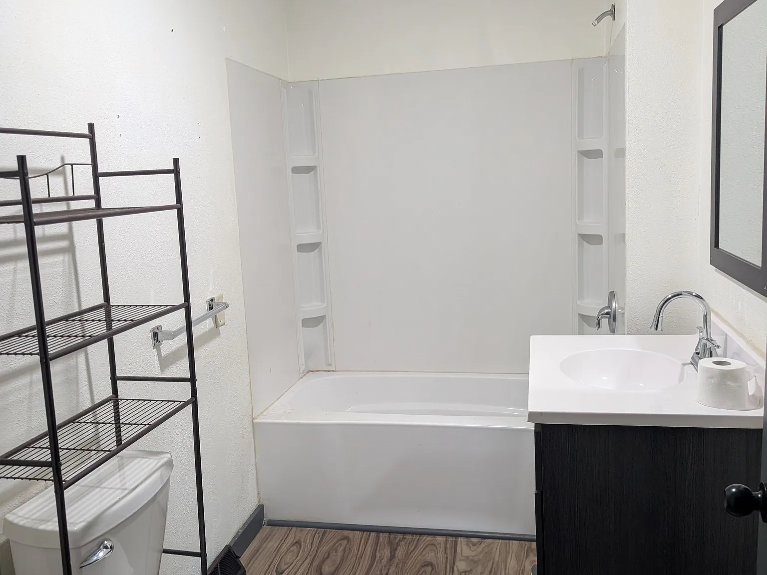 3 bed, 1200 sqft, $1,600 — Photo 4