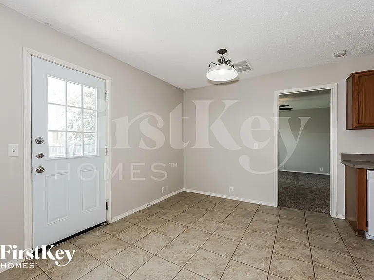1600 Shady Shores Dr — Photo 5