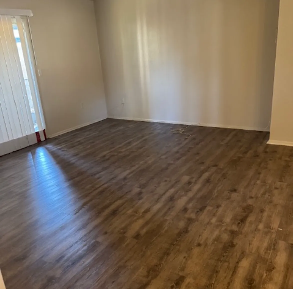 3 bed, 1039 sqft, $1,300 — Photo 3