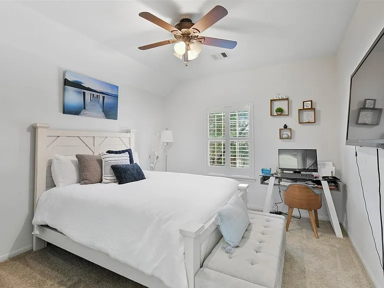 17611 Fossil Ridge Ln — Photo 31