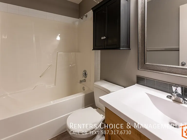 113 Silkstone Rd W #4 — Photo 3