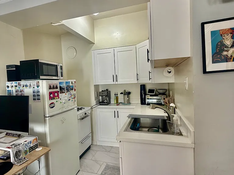 2335 Larkin St #32 — Photo 5