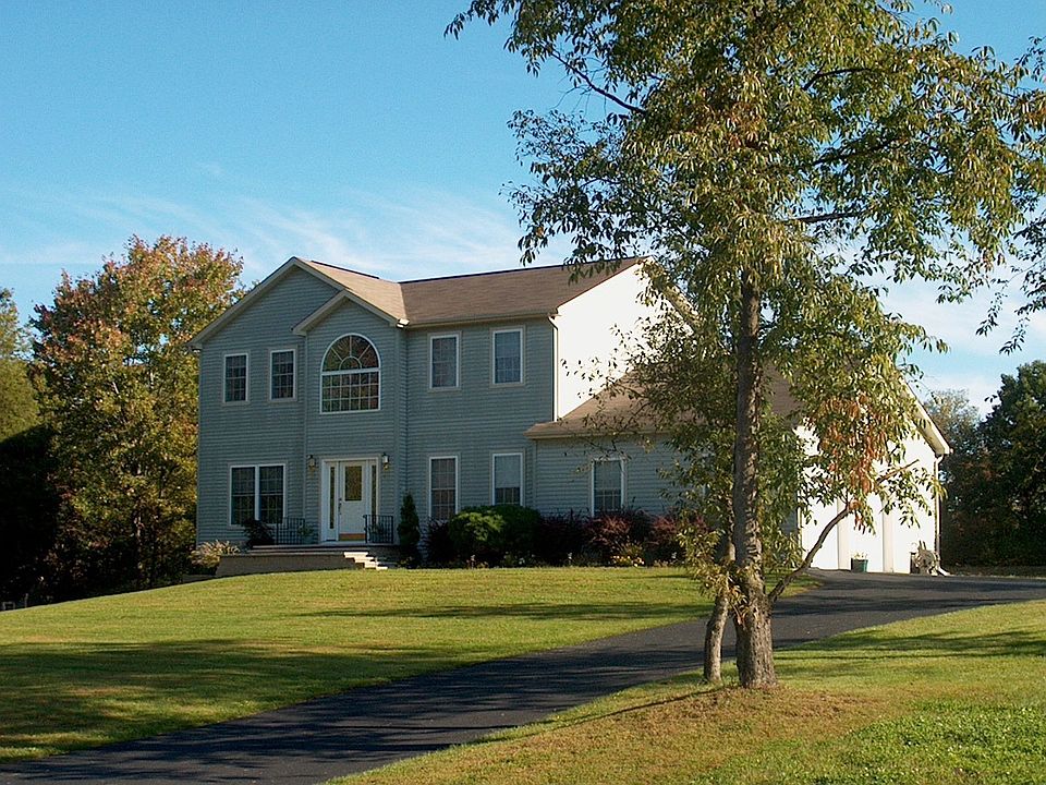 1st image of 109 Lexington Dr