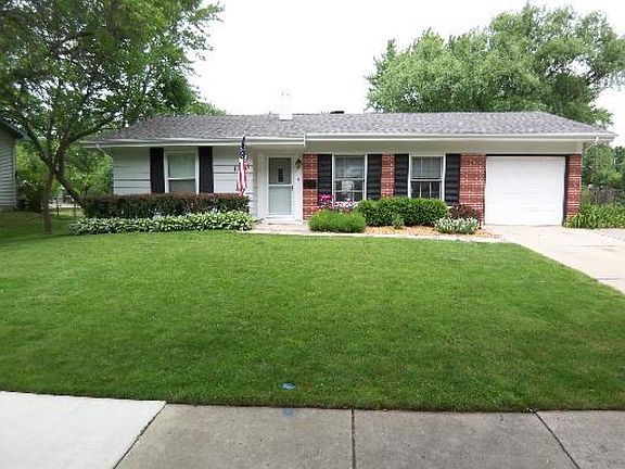 2nd image of 1130 Hermitage Ln