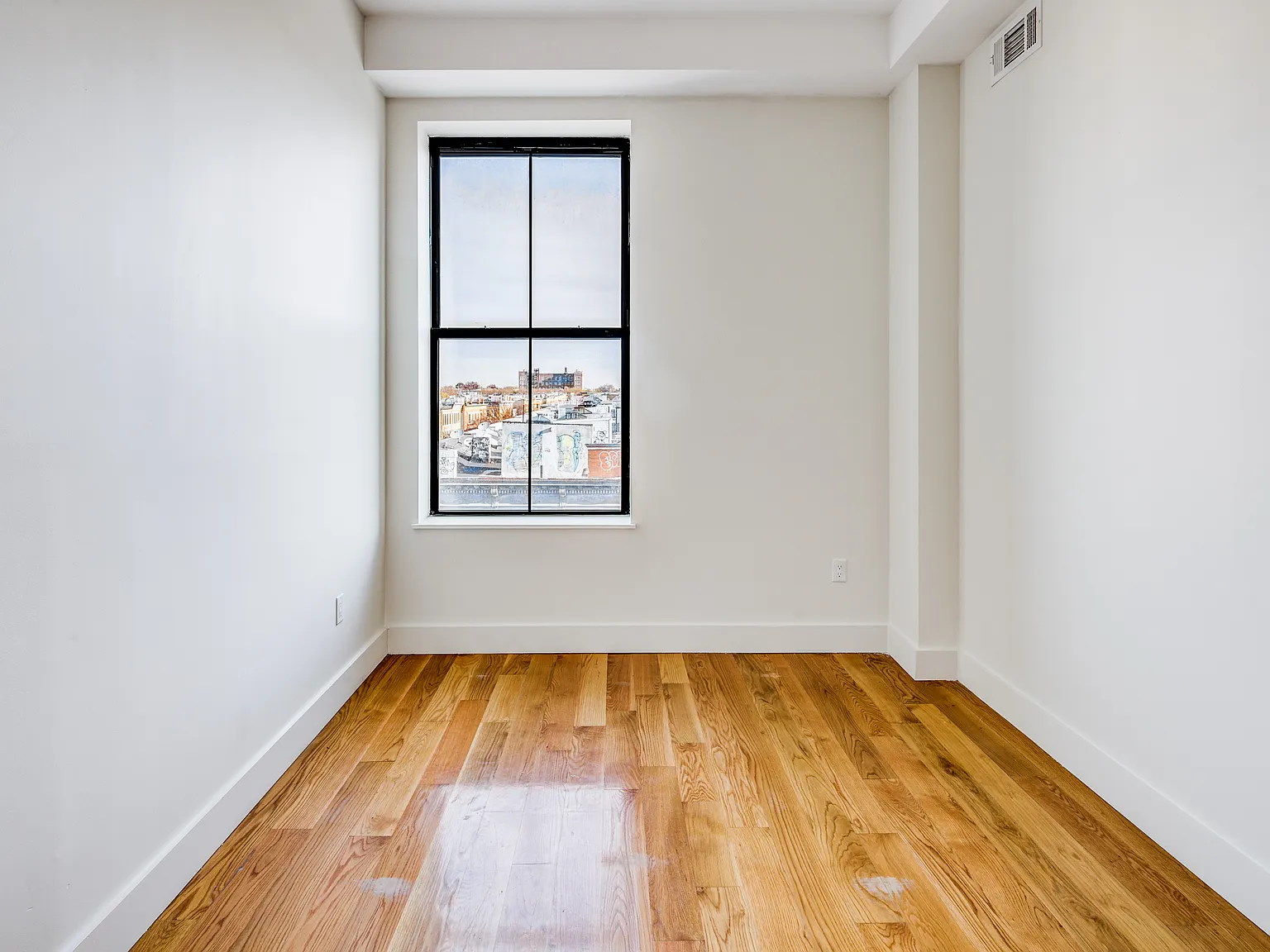 1680 Madison Street — Photo 3