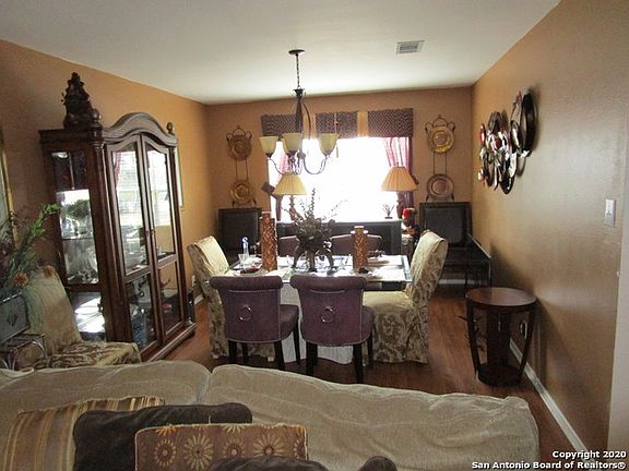 3rd image of 5215 Wood Glen Dr