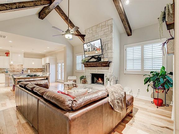 4th image of 225 Park Villa Ln