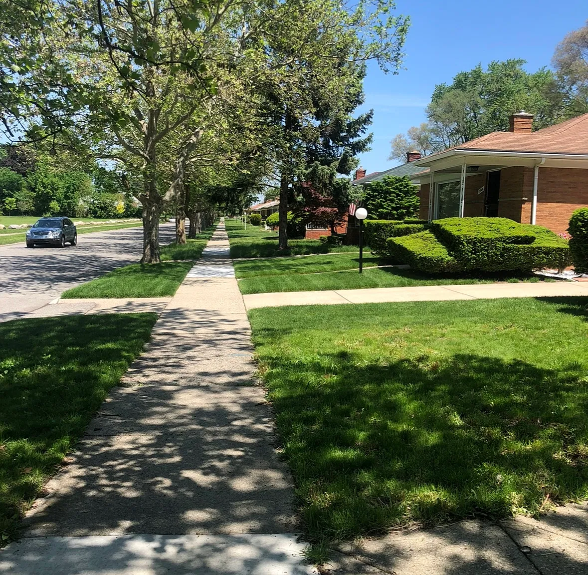 4 bed, 1281 sqft, $2,000 — Photo 2