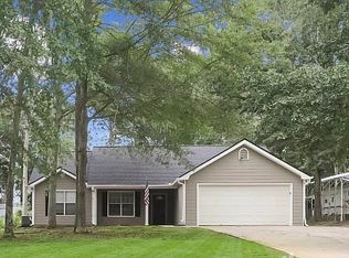 146 Elk Grove Dr, Auburn, GA