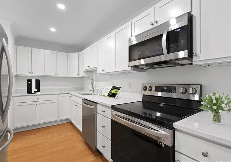 Norwest Woods Apartment — Photo 250