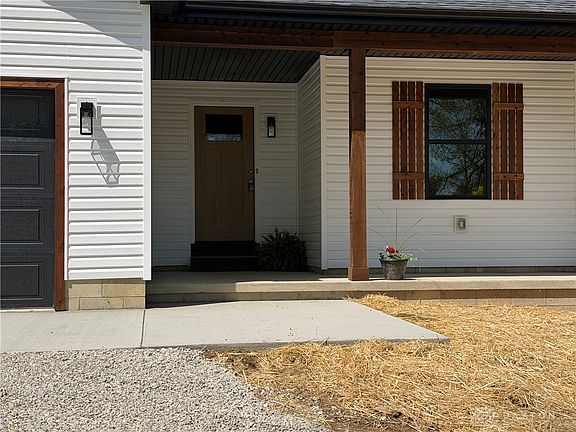 4th image of 89 Fiord Dr