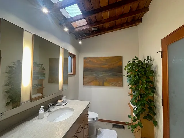 959 Micheltorena St — Photo 24