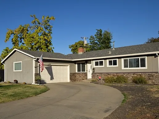 1141 Avon Way — Photo 2