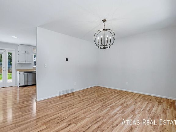 4th image of 3243 Pepperwood Ln