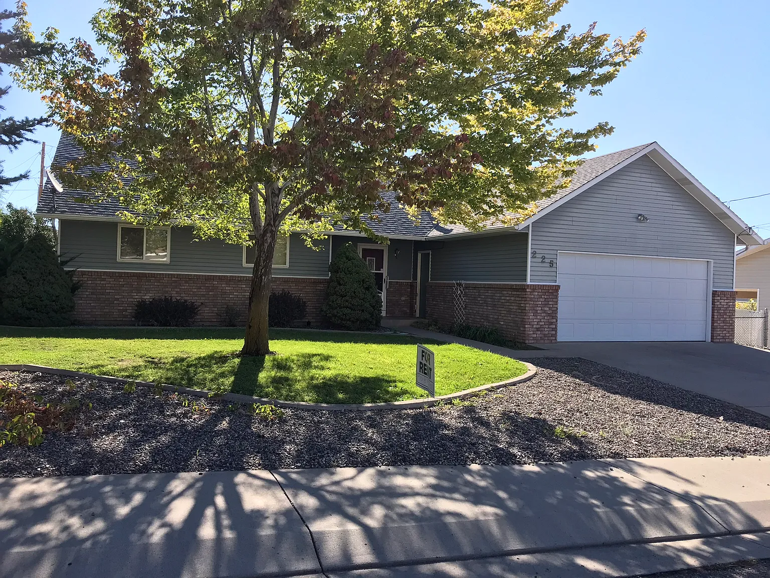 3 bed, 1433 sqft, $1,850 — Photo 1
