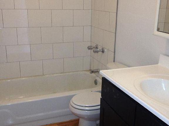 5th image of 3358 N Sheffield Ave APT 3