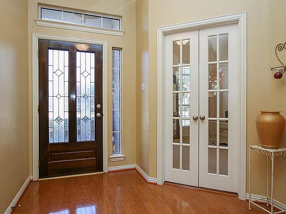 3rd image of 15911 Linwood Manor Ct