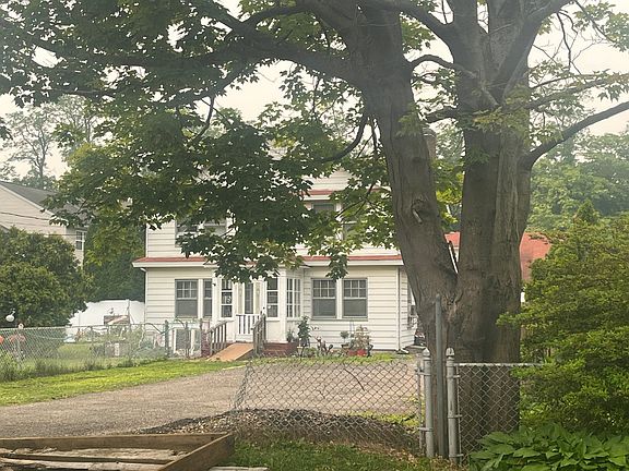 4th image of 15 Marcy Ave