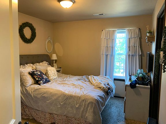 5th image of 704 N Anderson St APT 3