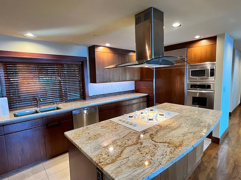 366 W Lake Sammamish Pkwy NE — Photo 7