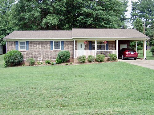 1st image of 204 Hardwick Dr