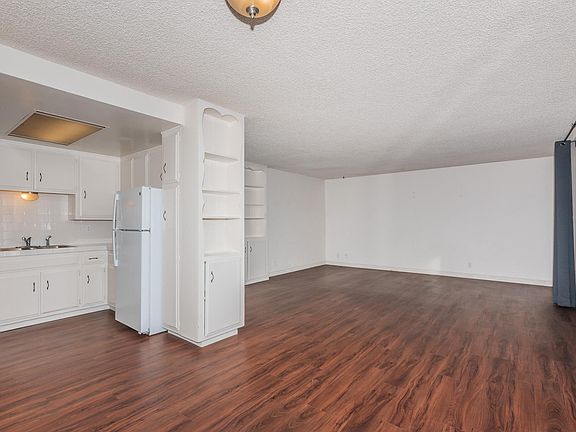 5th image of 4140 Mississippi St APT 2