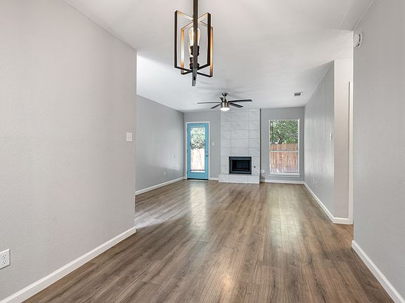 4th image of 2404 Burleson Ct #A