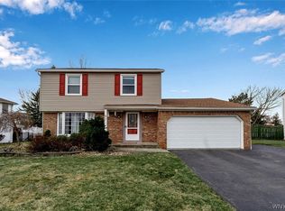 3 Idlebrook Ct, Lancaster, NY