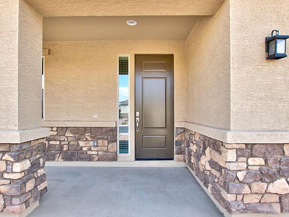 2nd image of 639 W Glen Canyon Dr