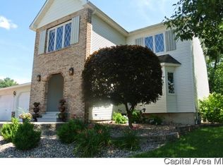 3 Monterey Ct, Jacksonville, IL 62650