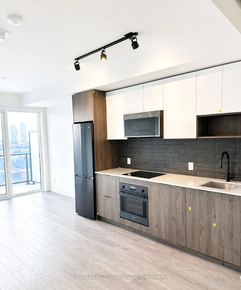 Building Photo - 5 Defries St #1404