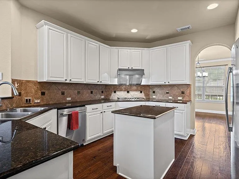 6925 Larue Belle Cv — Photo 8
